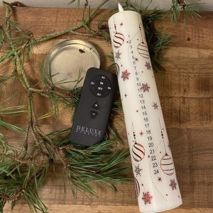 Kalenderlys LED "Giftbox" hvidt m/ røde julemotiver - Deluxe Homeart