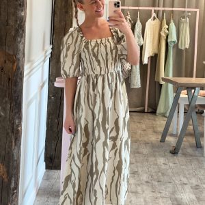 JDY - Kjole - Camille 2/4 Smock Midi Dress - Sandshell/Mermaid